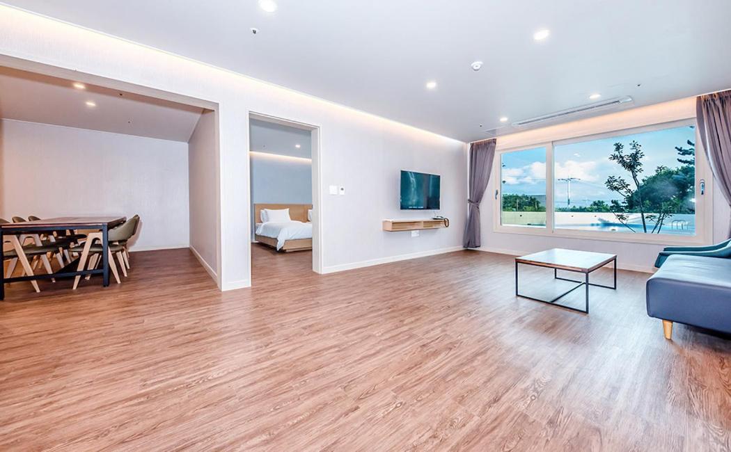 Jnb Hotel Seogwipo Zewnętrze zdjęcie