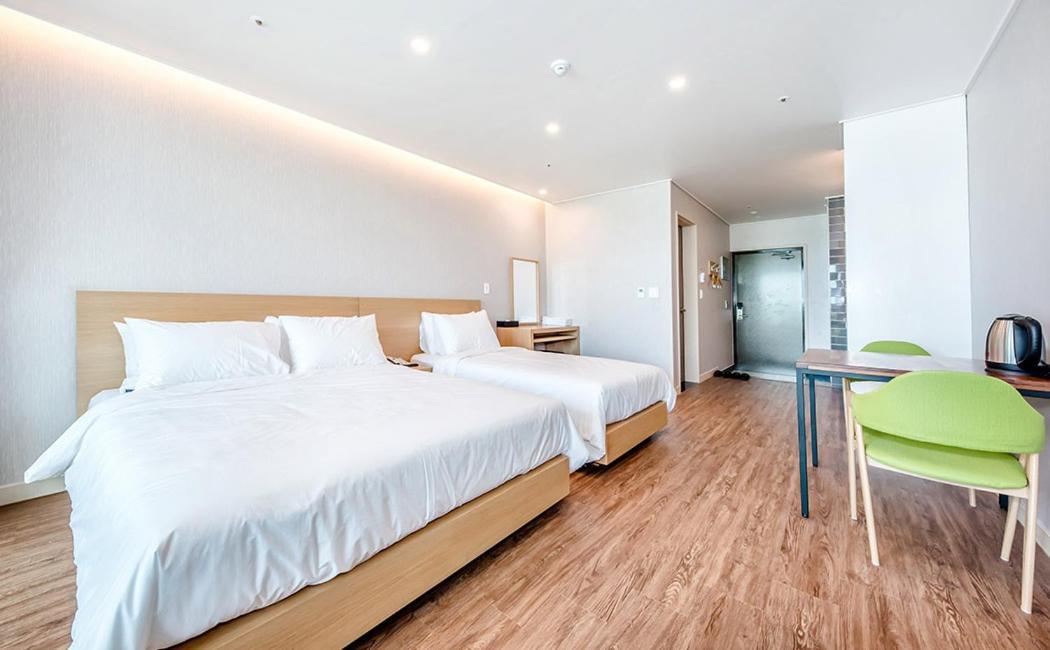 Jnb Hotel Seogwipo Zewnętrze zdjęcie