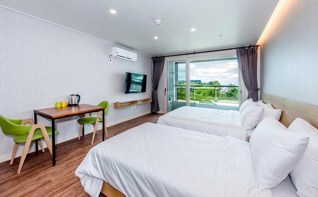 Jnb Hotel Seogwipo Zewnętrze zdjęcie